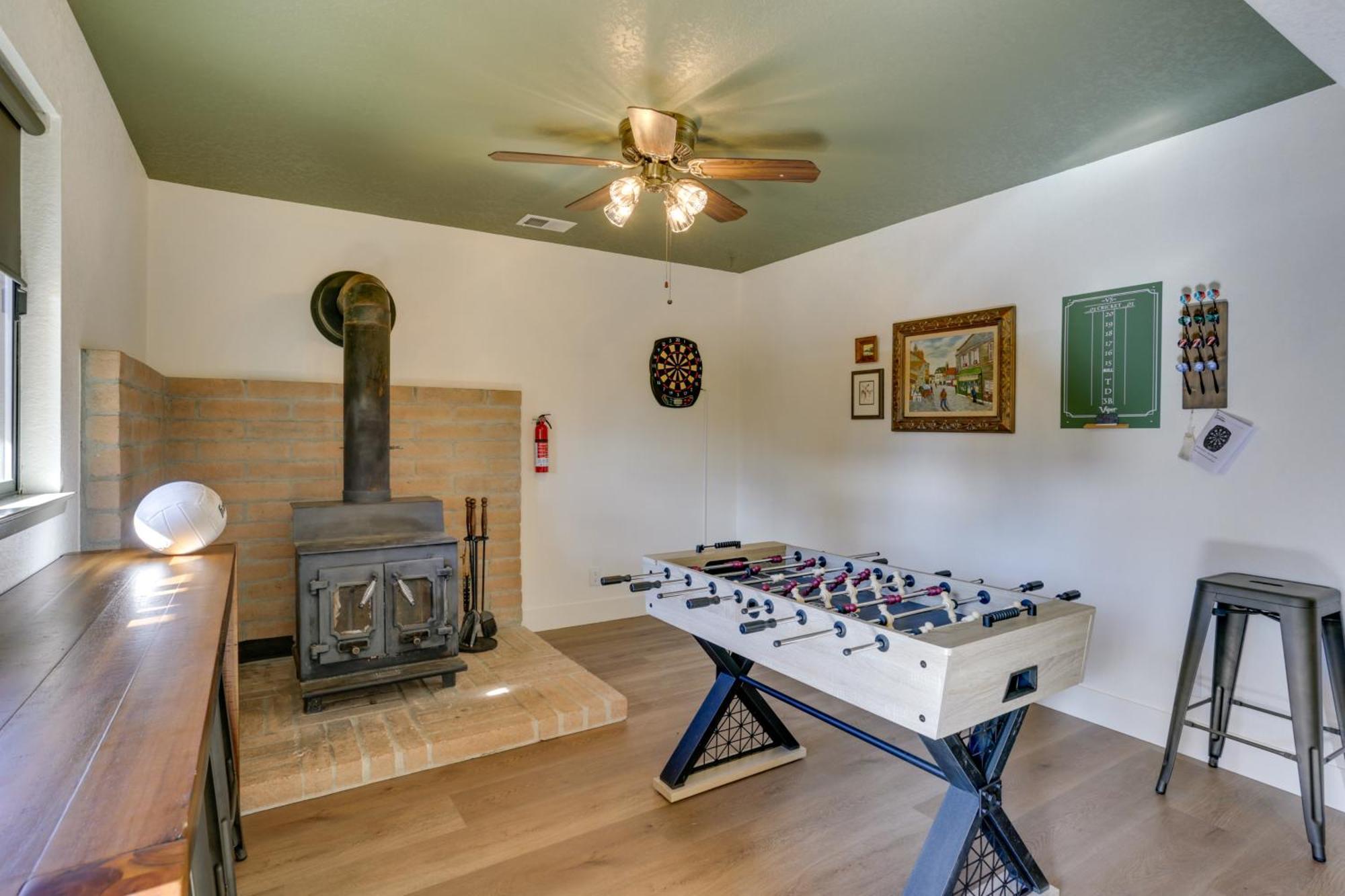 Pet-Friendly Escape With Game Room And Fire Pit! North Fork エクステリア 写真